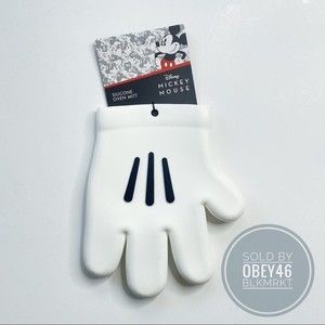 Silicone Oven Mitt Disney Mickey Mouse Hand Gloves